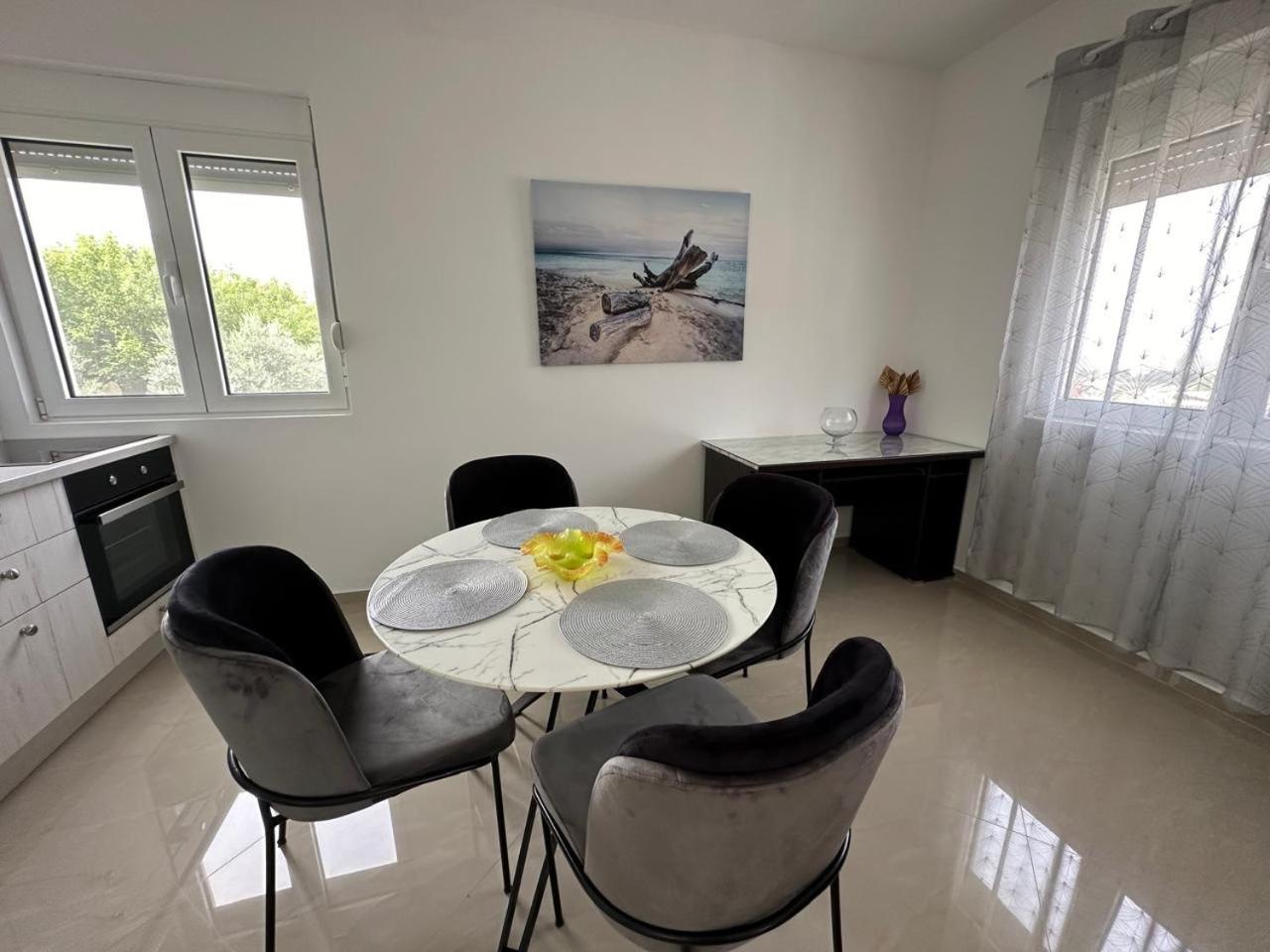 Villa Holiday Apartments バール エクステリア 写真